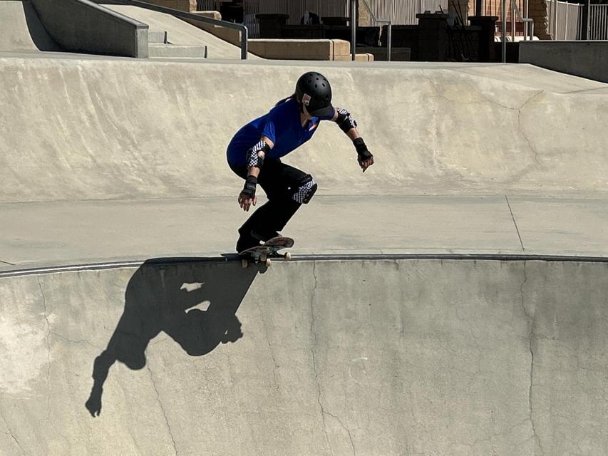 Skateboarding inline skating beginner